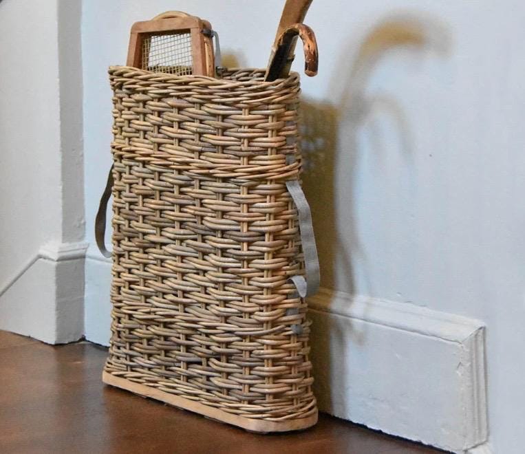 Wicker umbrella stand